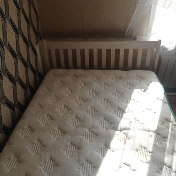 Продам кровать полуторка