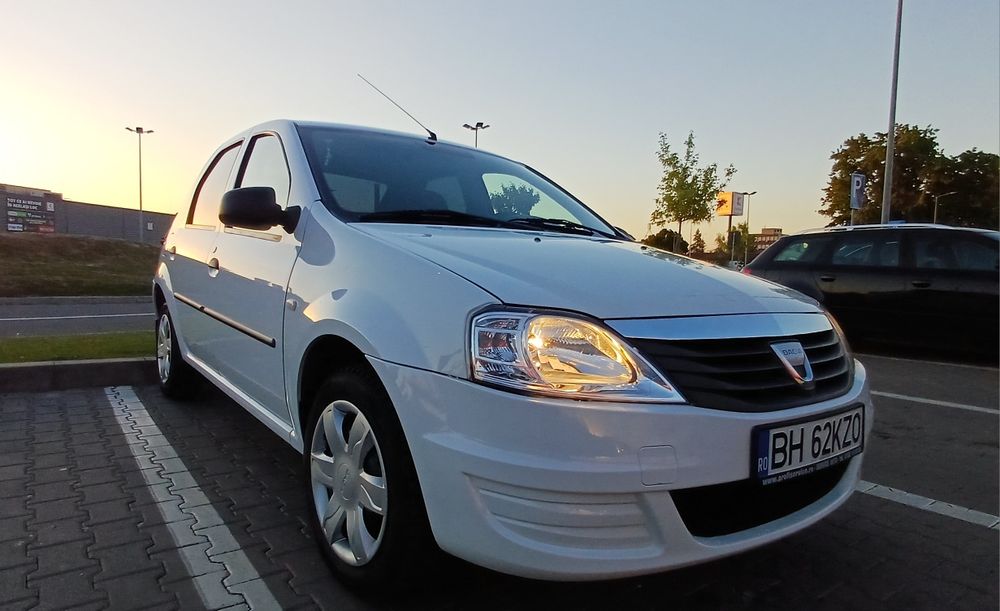 Vând Logan Facelift