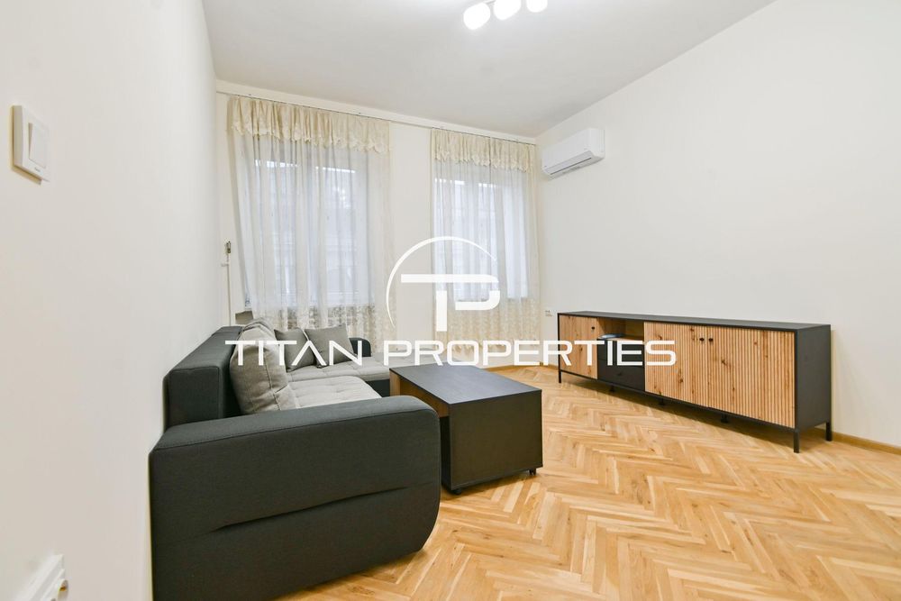 Дава се под наем Двустаен апартамент в София, Център - 68 кв.м за 897.6 € - Снимка #1