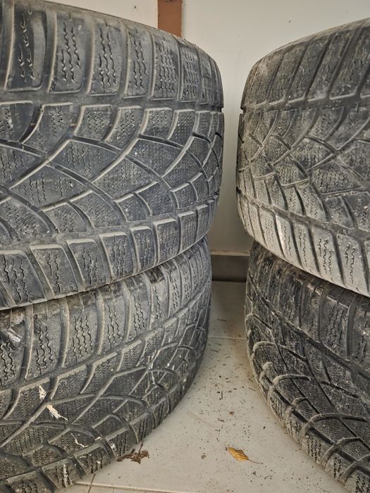 4 броя зимни гуми Dunlop sp winter sport 3d 275 35 R21 цола инча 275/35/21 дънлоп зима зимна гума275/35 21 21 цола
