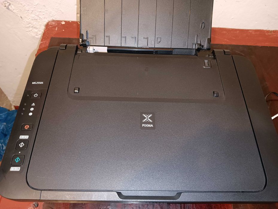 Imprimantă multifuncțională Canon MG2550S funcțională