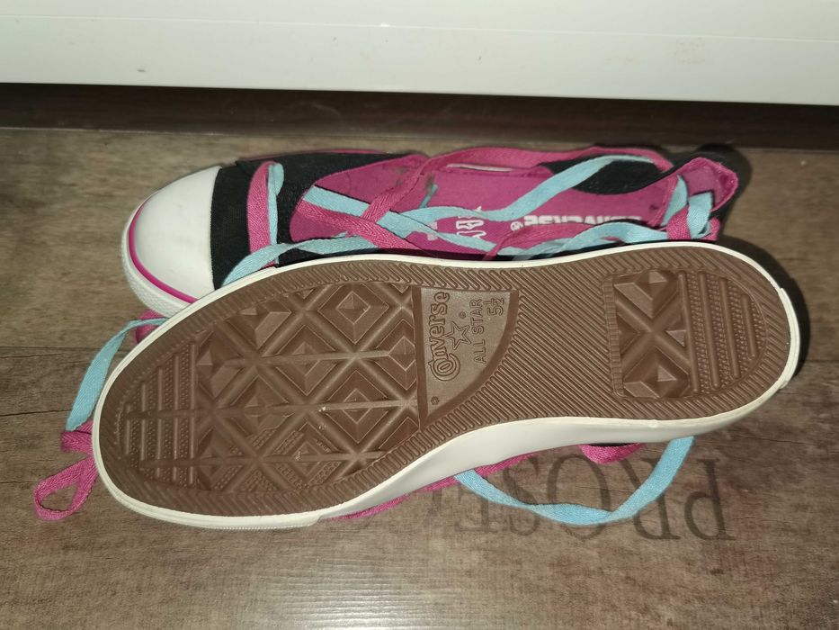 Интересни кецове чисто нови