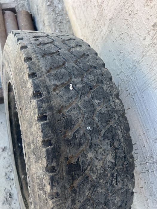 Шыны бу размер 235/75/17,5 продам