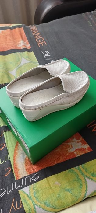 Туфли на девочку подростка.