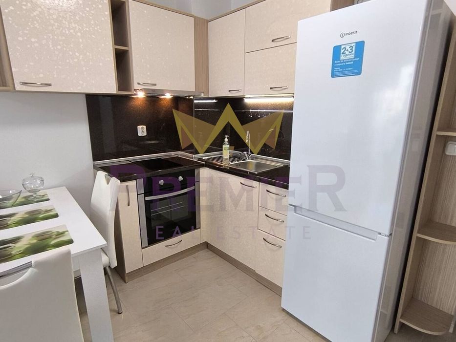 Продава се Едностаен апартамент в Поморие - 40 кв.м за 1084 €/кв.м - Снимка #2