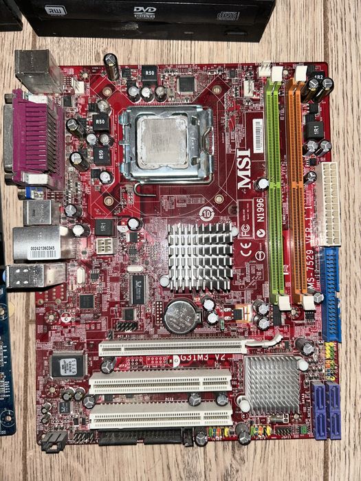 Материнская плата,дисковод