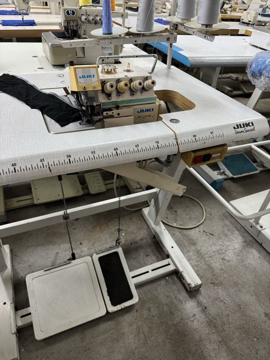 Masina de surfilat 2 ace 4 fire JUKI