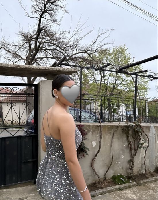 Блестяща рокля с пайети