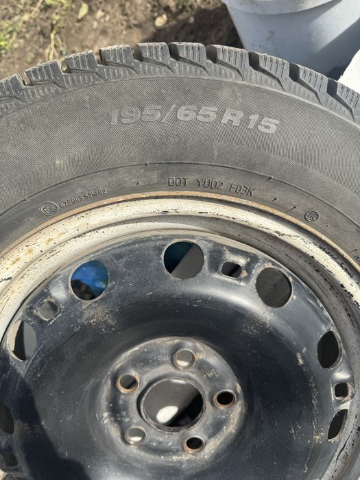 Продам зимние шины с дисками в отличном состоянии