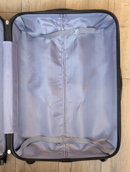 Delsey Urban - черен куфар