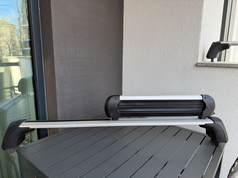 Оригинален Toyota 5-то поколение — Toyota RAV4 XA50-ски/сноуборд багажник с кросбари, използван само веднъж, в чисто ново състояние.