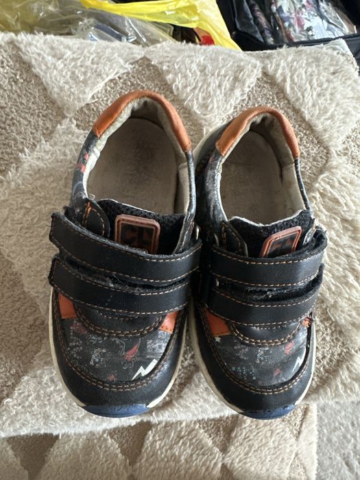 Детские кроссовки