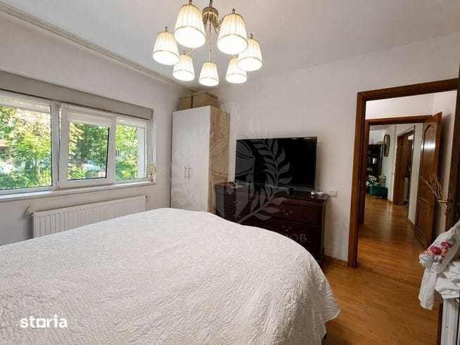 Vând apartament 4 camere ultracentral