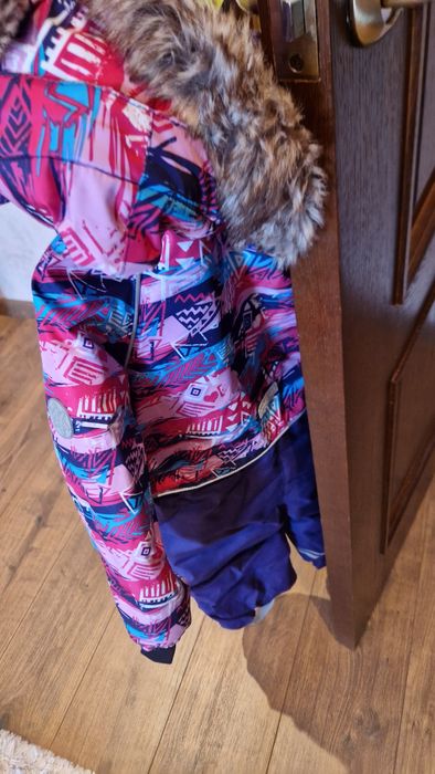 Продам зимний комбинезон для девочки б/у