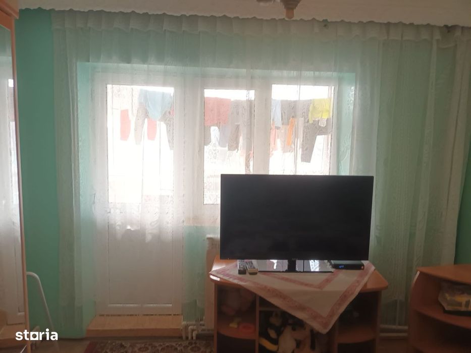 Apartament 3 camere Zona Petre Liciu - etaj 3 - 77 mp