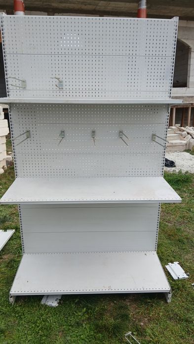 Rafturi metalice pentru magazine