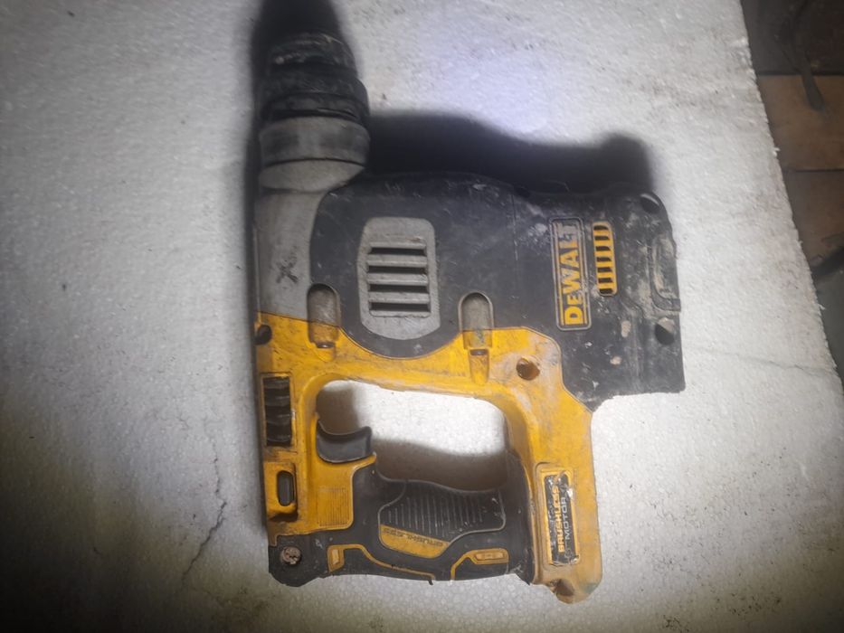 Devalt rotopercuto dch273 brushles