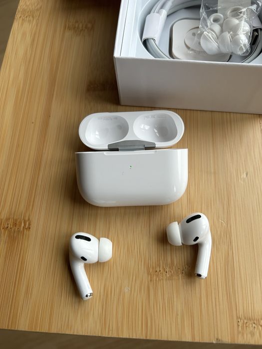 Безжични слушалки Airpods Pro 2 + подарък резервни тапи