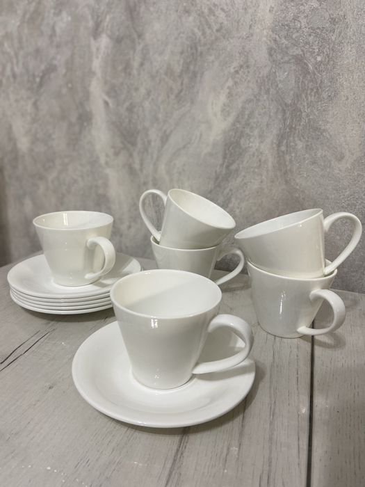 Набор чашек с блюдцами