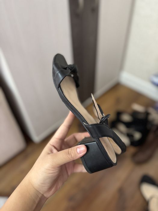 Отдам обувь.  Беспалатно