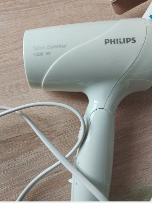 Uscător de păr Philips Salon Essential HP8107 - Stare Excelentă