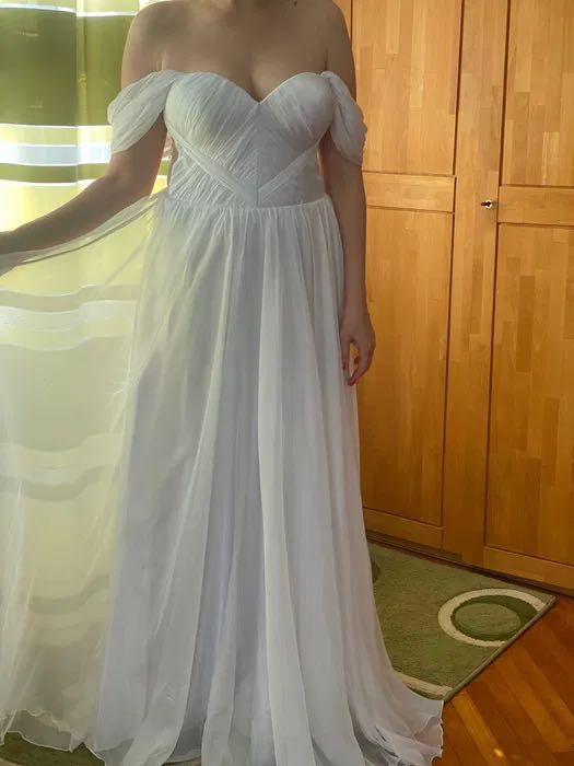 Rochie Alba potrivită mireasa