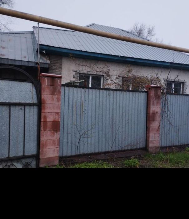 Срочно продам    2 дома хорошее расположение