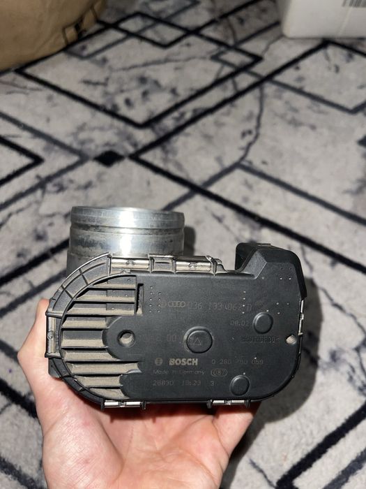 Дроселова клапа голф 4 1.6 fsi