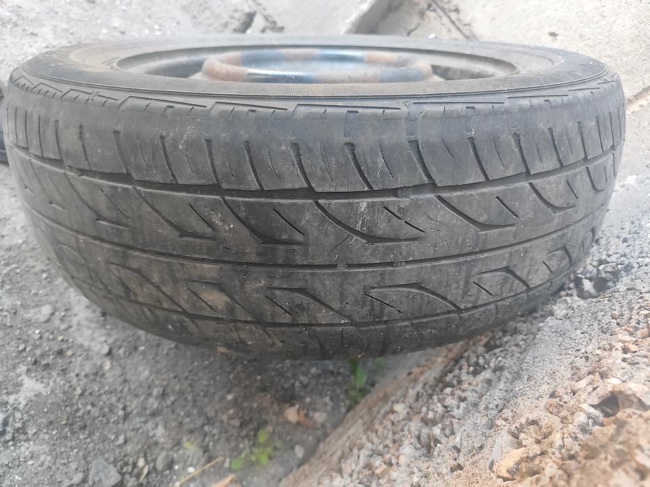 На Мерседес 215/60/R16