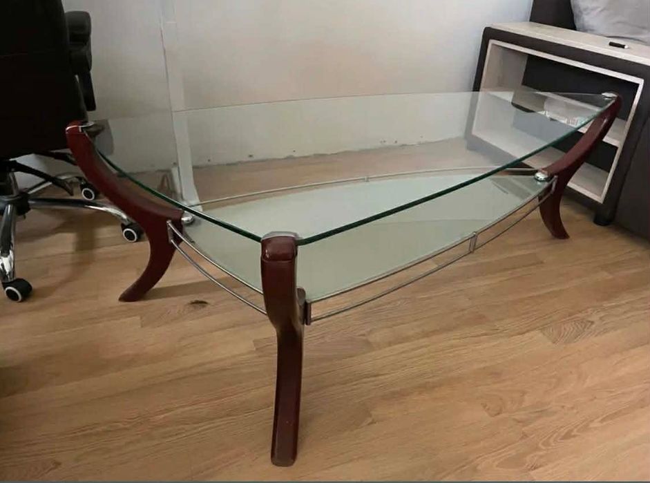 Стъклена холна маса