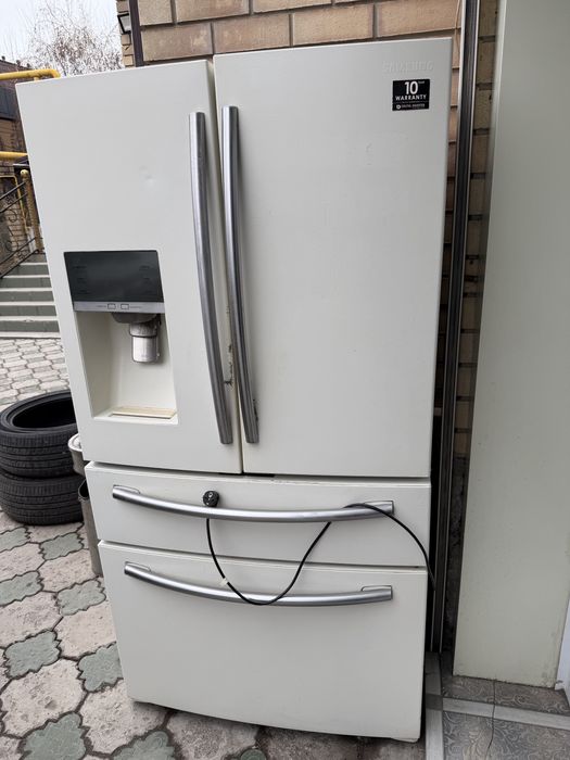 Продам холодильник