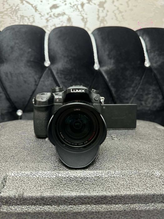 Panasonic Lumix GH4 + 14–140 мм
