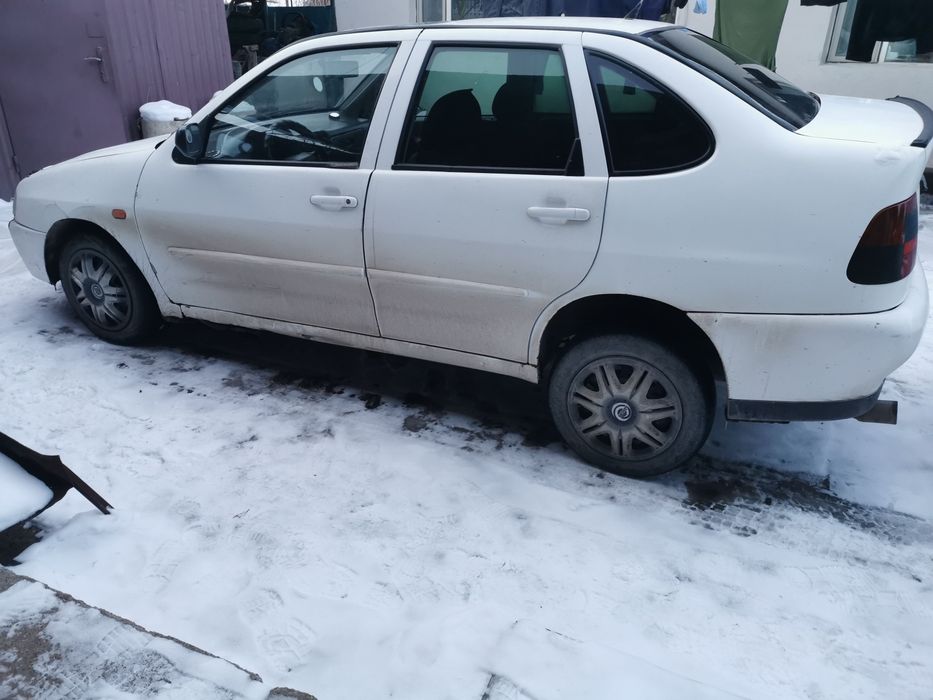 Volkswagen polo 98г на полном ходу 1.6