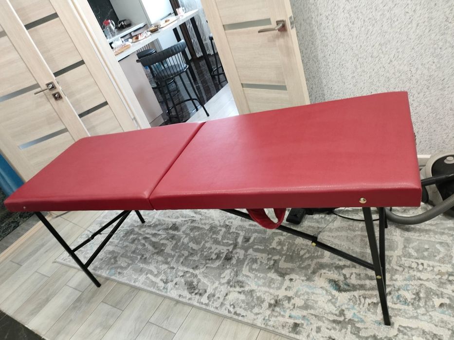 Продам Новые кушетки