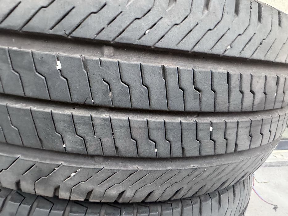 Set anvelope C-uri 215/60 R17 C Continental-pret ptr set