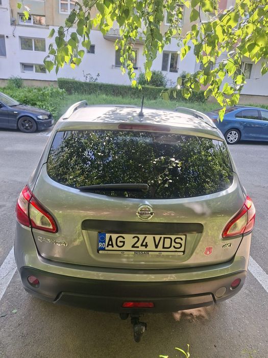 Masină Nissan Qashqai j10