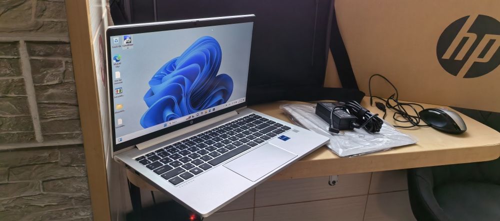 Laptop HP ProBook 14 G8_i7 1165G7_16GB DDR4_512GB SSD_NOU + Geanta