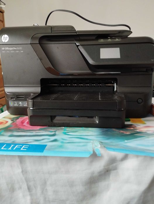 Продавам принтер HP Officejet Pro 8600