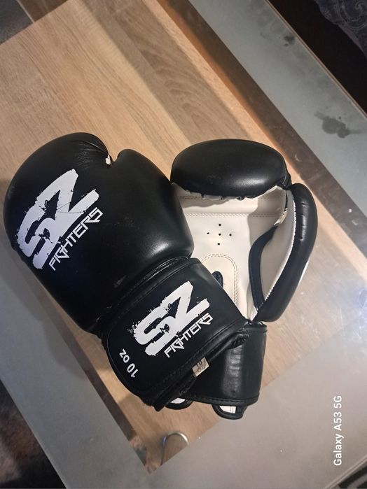 Боксови ръкавици