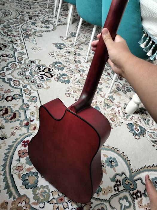 Гитара акустическая