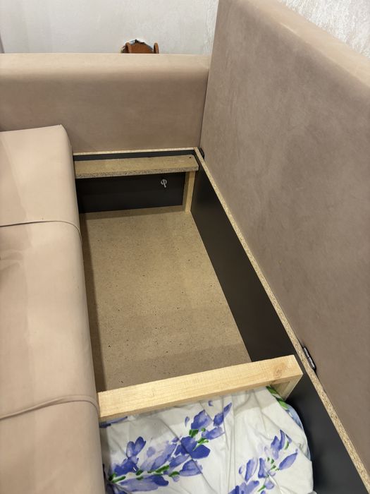 Продам диван 210х90