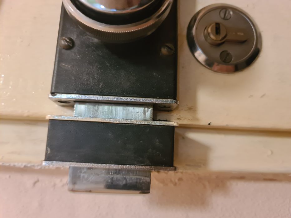 Брава с шифър- двустранно блокираща