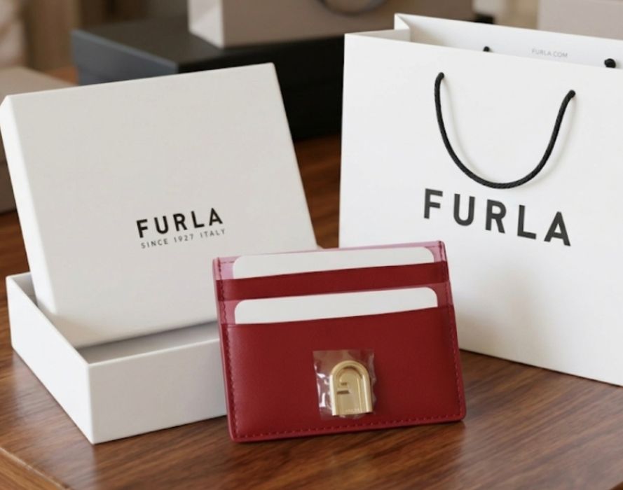 Нов картхолдър FURLA