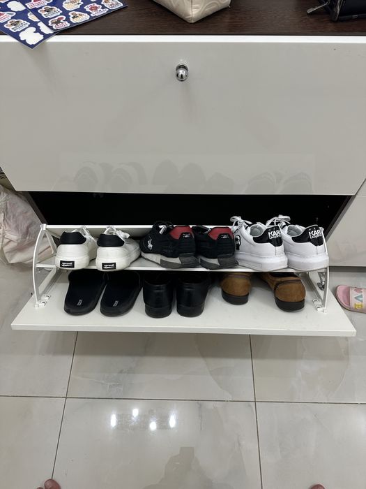 Стенен шкаф за обувки