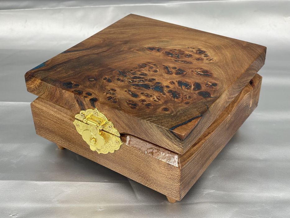 Шкатулка деревянная