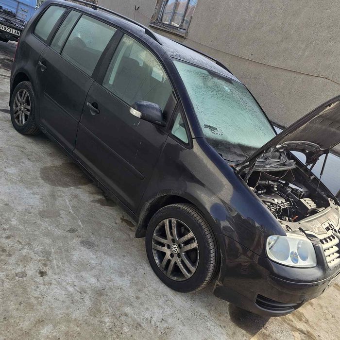 Продавам VW Touran 1.9 105кс.   
както и всякакви други коли на ЧАСТИ