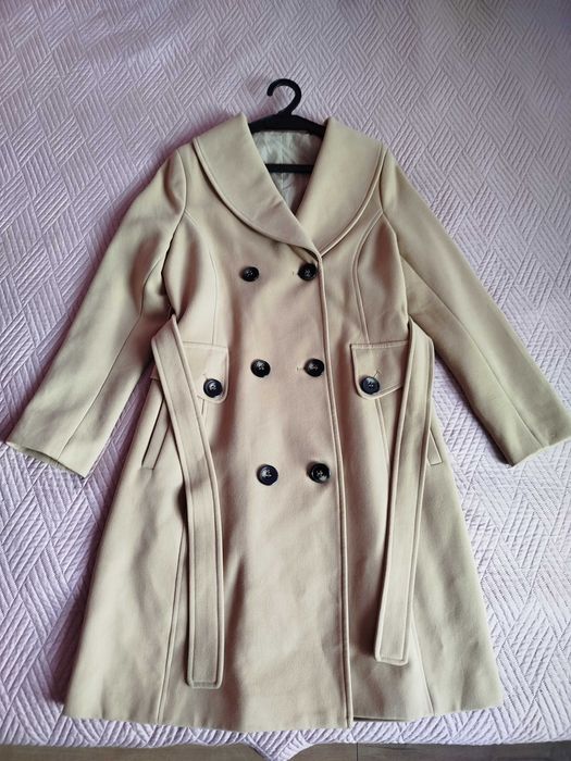 Палто с двуредово закопчаване