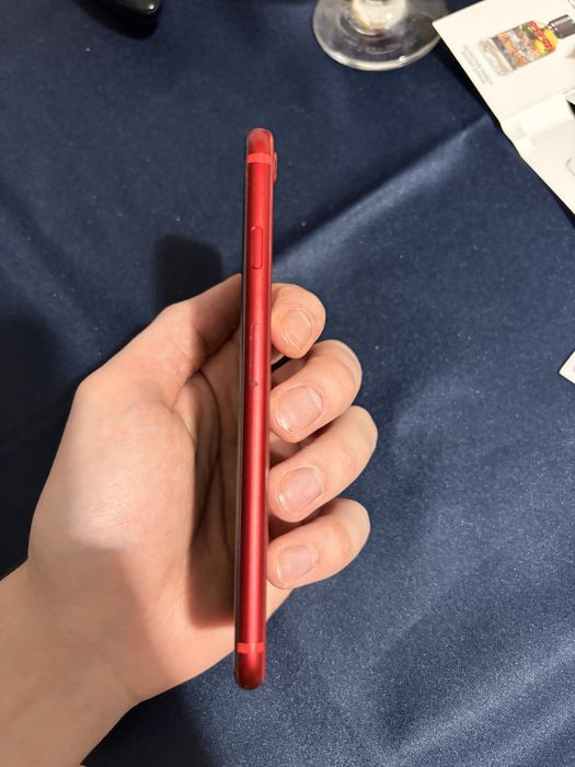 iPhone 8 product red