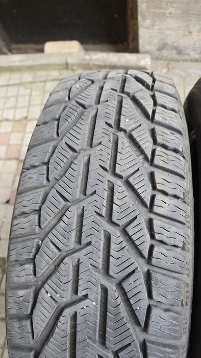 Taurus 205/60/R16