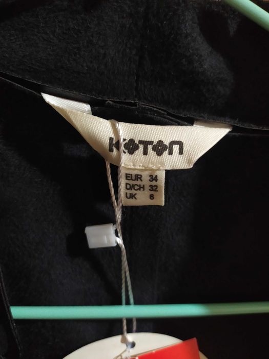 Стильная жилетка Koton.